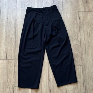 Gu Wide Pleated Black Pants Men’s Size 32